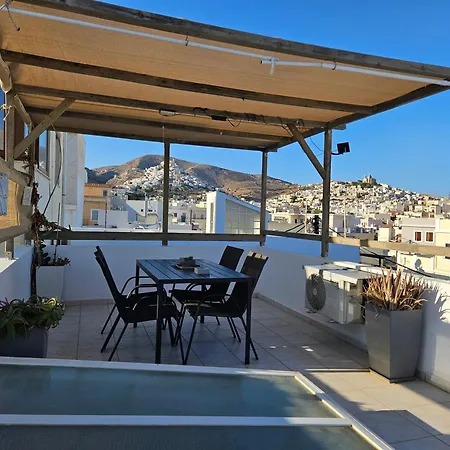 Simple And Special Apartment Ermoupoli