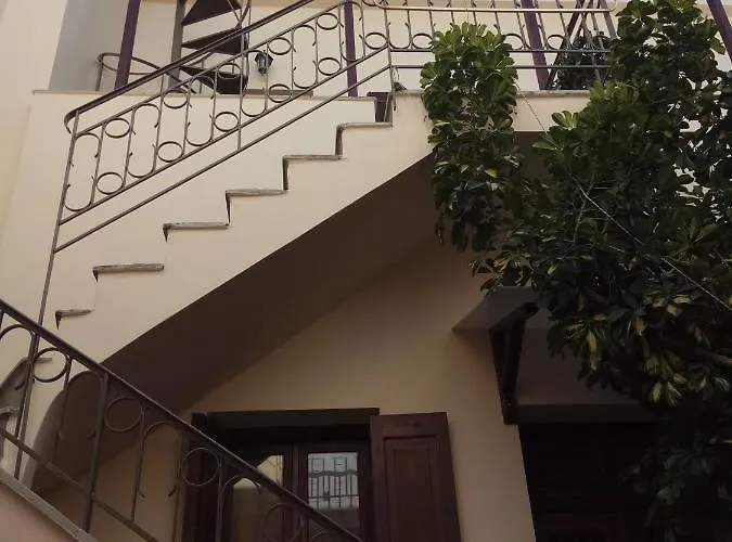 Simple And Special Apartment Ermoupoli